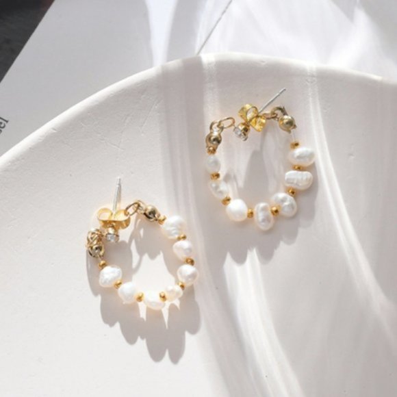 Anthropologie Freshwater Pearl Chain Studs Earrings - Picture 2 of 3